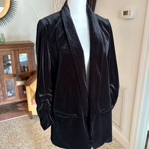 Elegant Black Velvet Women's Jacket
